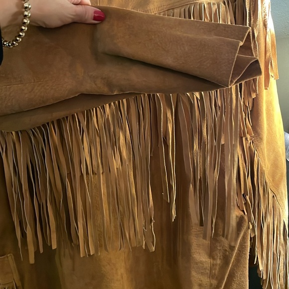 Free people vibe Vintage suede fringe! This Jacket is in Excellent condition. - Picture 6 of 14